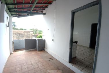 Casa para alugar - 107m&sup2; - Centro