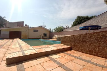 S&iacute;tio para alugar - 320m&sup2; - Centro