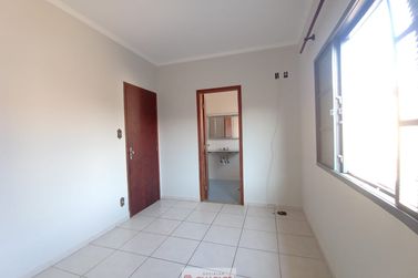 Casa &agrave; venda - 256m&sup2; - Centro