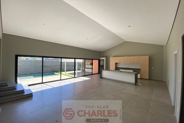 Casa &agrave; venda - 300m&sup2; - Centro