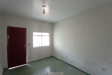 Casa para alugar - 80m&sup2; - Centro