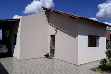 Casa &agrave; venda - 107m&sup2; - Centro