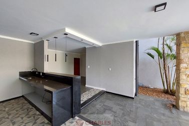 Casa &agrave; venda - 547m&sup2; - Centro