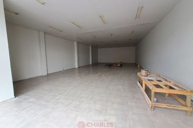 Sal&atilde;o Comercial para alugar - 180m&sup2; - Centro