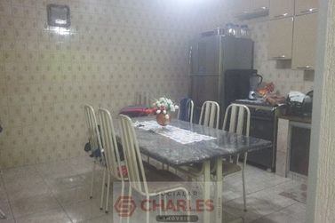 Sal&atilde;o Comercial &agrave; venda - 656m&sup2; - Centro