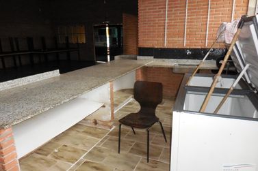 Sala Comercial &agrave; venda - 251m&sup2; - Centro