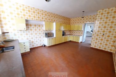 Casa para alugar - 10m&sup2; - Centro