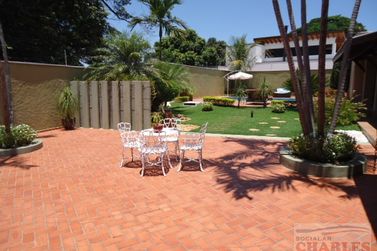 Casa &agrave; venda - 302m&sup2; - Centro