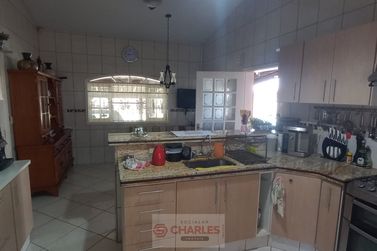 S&iacute;tio &agrave; venda - 300m&sup2; - Centro