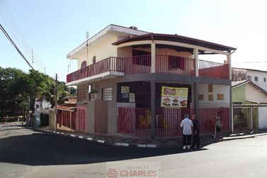 Casa &agrave; venda - 348m&sup2; - Centro