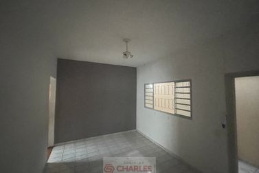 Casa &agrave; venda - 10m&sup2; - Centro