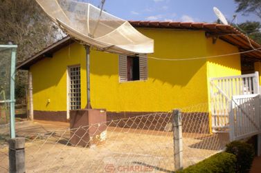 S&iacute;tio &agrave; venda - 300m&sup2; - Centro