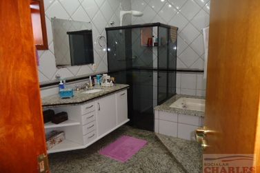 Casa &agrave; venda - 302m&sup2; - Centro