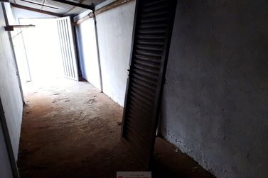 Sal&atilde;o Comercial para alugar - 194m&sup2; - Centro