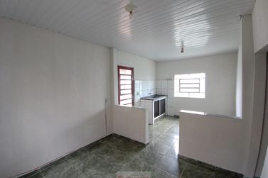 Casa para alugar - 80m&sup2; - Centro