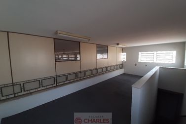 Sal&atilde;o Comercial &agrave; venda - 228m&sup2; - Centro