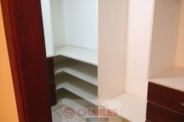 Casa &agrave; venda - 800m&sup2; - Centro