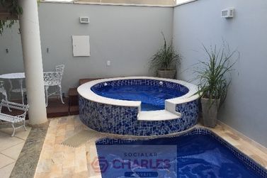 Casa &agrave; venda - 10m&sup2; - Centro