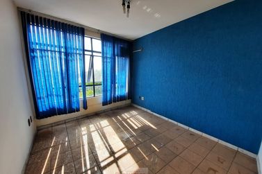 Sal&atilde;o Comercial para alugar - 160m&sup2; - Centro