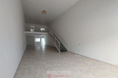 Sal&atilde;o Comercial para alugar - 163m&sup2; - Centro