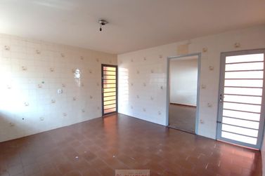 Casa para alugar - 100m&sup2; - Centro