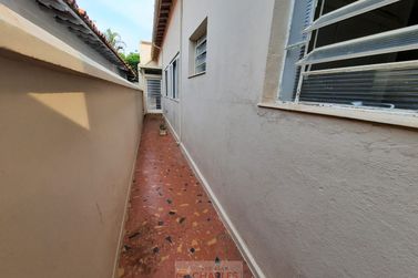 Sal&atilde;o Comercial para alugar - 182m&sup2; - Centro