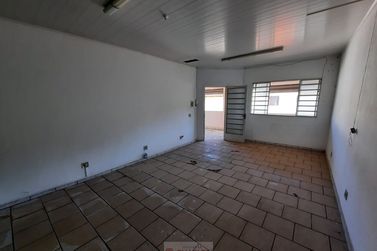 Sal&atilde;o Comercial para alugar - 26m&sup2; - Centro