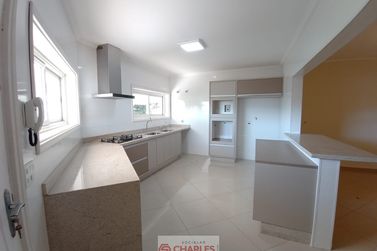 Casa &agrave; venda - 600m&sup2; - Centro