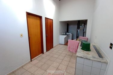 Casa para alugar - 360m&sup2; - Centro