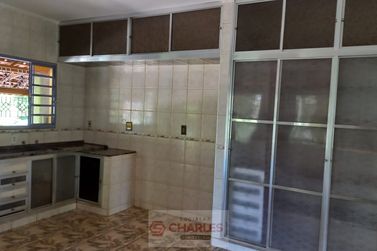 S&iacute;tio &agrave; venda - 150m&sup2; - Centro