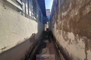 Casa &agrave; venda - 230m&sup2; - Centro