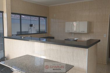 Casa &agrave; venda - 252m&sup2; - Centro