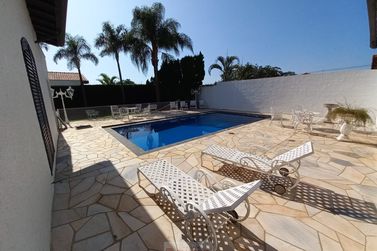 Casa &agrave; venda - 431m&sup2; - Centro