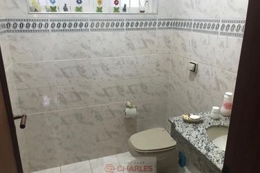 Casa &agrave; venda - 256m&sup2; - Centro
