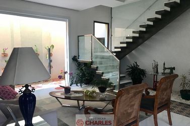 Casa para alugar - 541m&sup2; - Centro