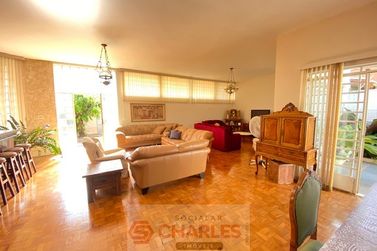Casa &agrave; venda - 356m&sup2; - Centro