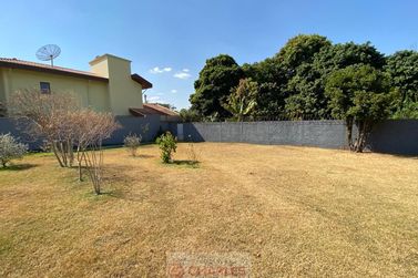 S&iacute;tio &agrave; venda - 312m&sup2; - Centro