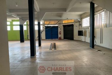 Sal&atilde;o Comercial &agrave; venda - 605m&sup2; - Centro