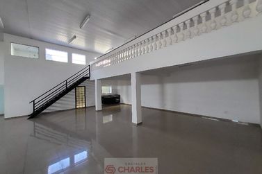 Sal&atilde;o Comercial para alugar - 270m&sup2; - Centro