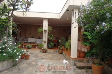 Casa &agrave; venda - 330m&sup2; - Centro