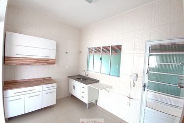 Casa &agrave; venda - 200m&sup2; - Centro