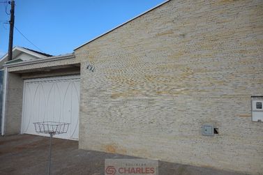 Casa &agrave; venda - 250m&sup2; - Centro