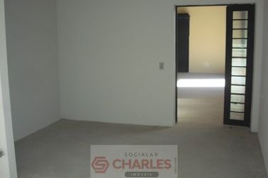 Sala Comercial &agrave; venda - 670m&sup2; - Centro