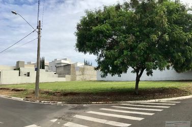Terreno &agrave; venda - 10m&sup2; - Centro