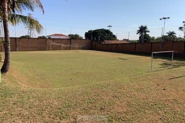 S&iacute;tio &agrave; venda - 800m&sup2; - Centro