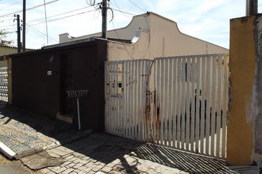 Casa &agrave; venda - 10m&sup2; - Centro