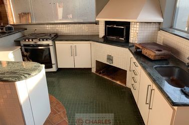 Casa &agrave; venda - 480m&sup2; - Centro