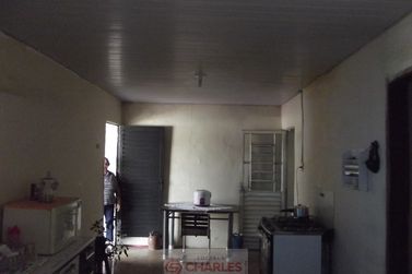 Casa &agrave; venda - 100m&sup2; - Centro