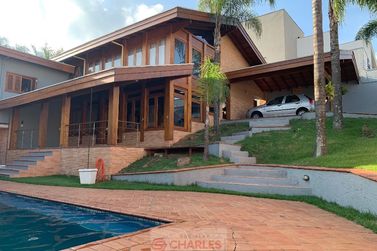 Casa &agrave; venda - 480m&sup2; - Centro