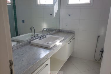 Casa &agrave; venda - 234m&sup2; - Centro